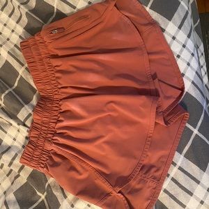 lulu lemon tracker short V 4” size 6